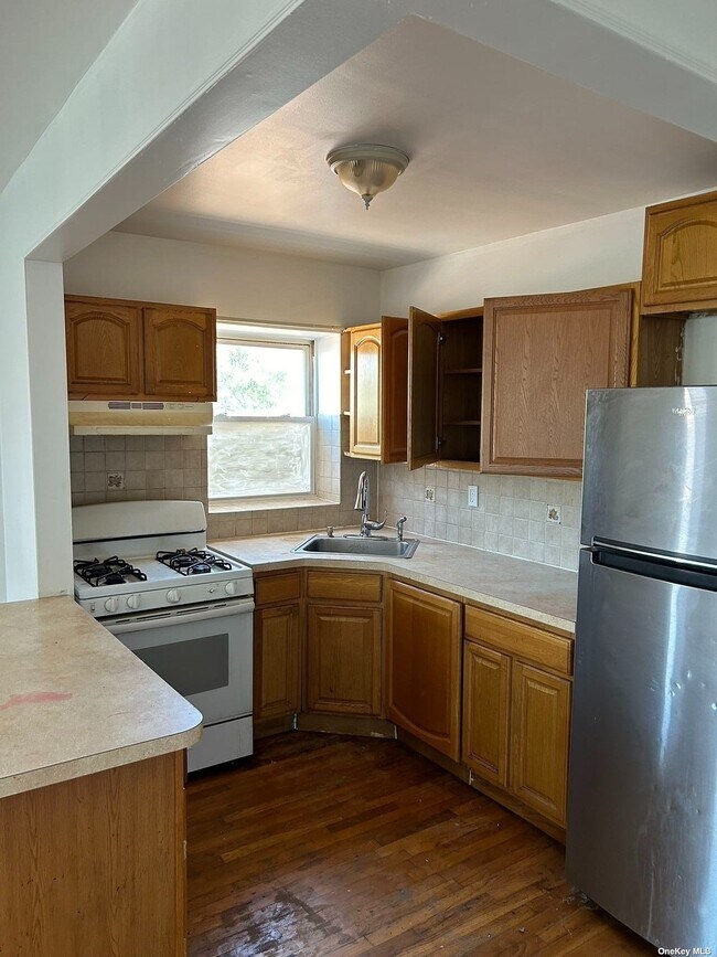 713 Jerome St Unit 3F, Brooklyn, NY 11207 Room for Rent in Brooklyn