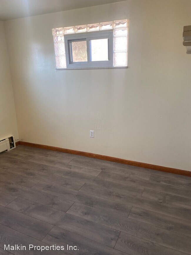 Foto del edificio - 3 br, 1 bath House - 565 McMasters Ave