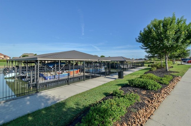 Building Photo - 11226 Bluewater Lagoon Circle
