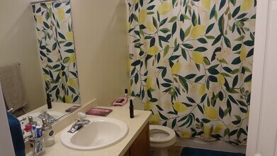 Building Photo - 672 N 500 W