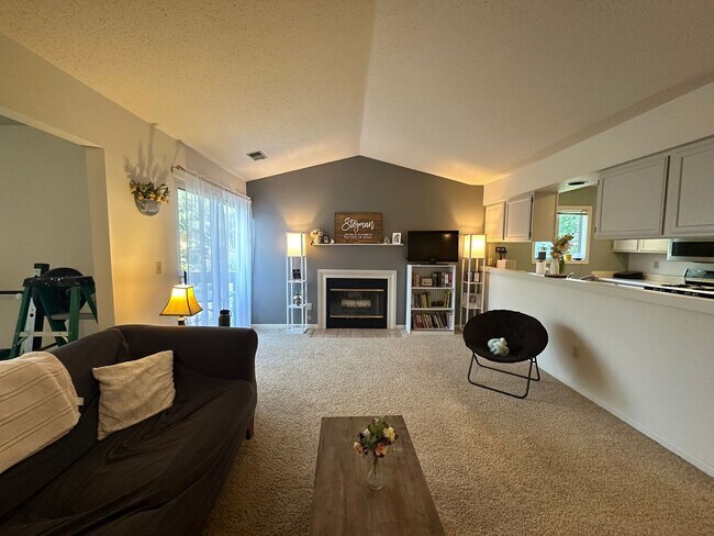 Building Photo - 3116 Windcrest Ct NE