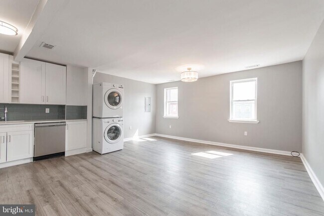 Foto del edificio - 515 W Girard Ave