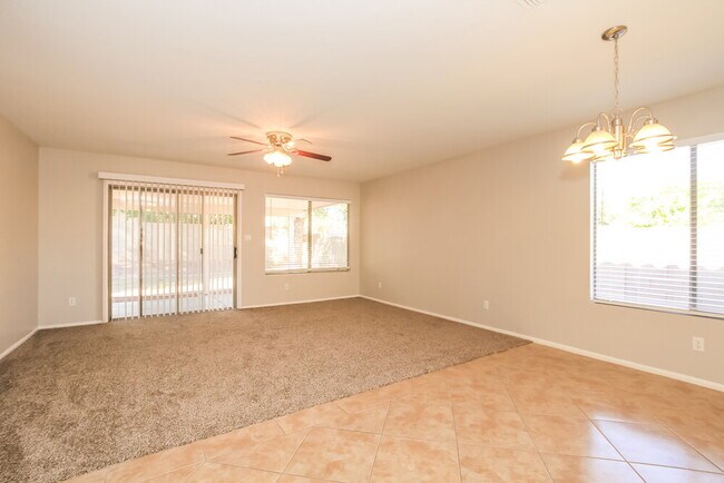 Foto del edificio - 8818 W Salter Dr