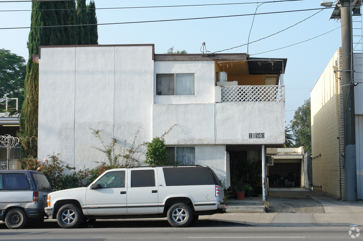 Primary Photo - 18540 Parthenia St