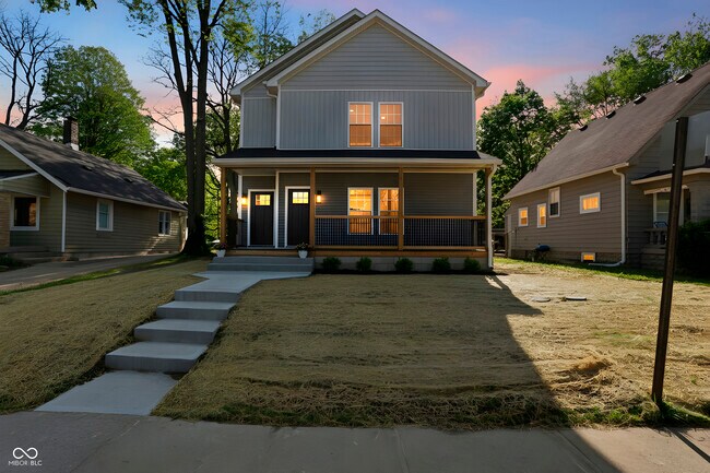 Foto del edificio - 4623 Rookwood Ave