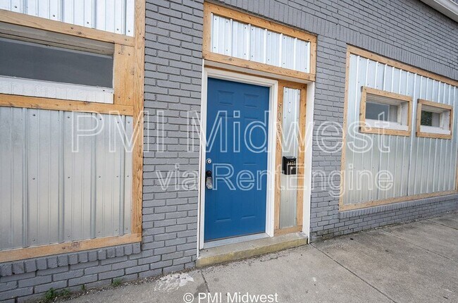 Foto del edificio - 5037 E 10th St