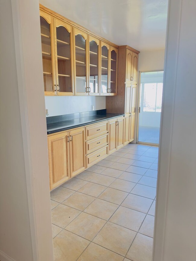 Building Photo - 3-Bedroom Home with Paid Solar & Bonus Outdoor Space in Northridge