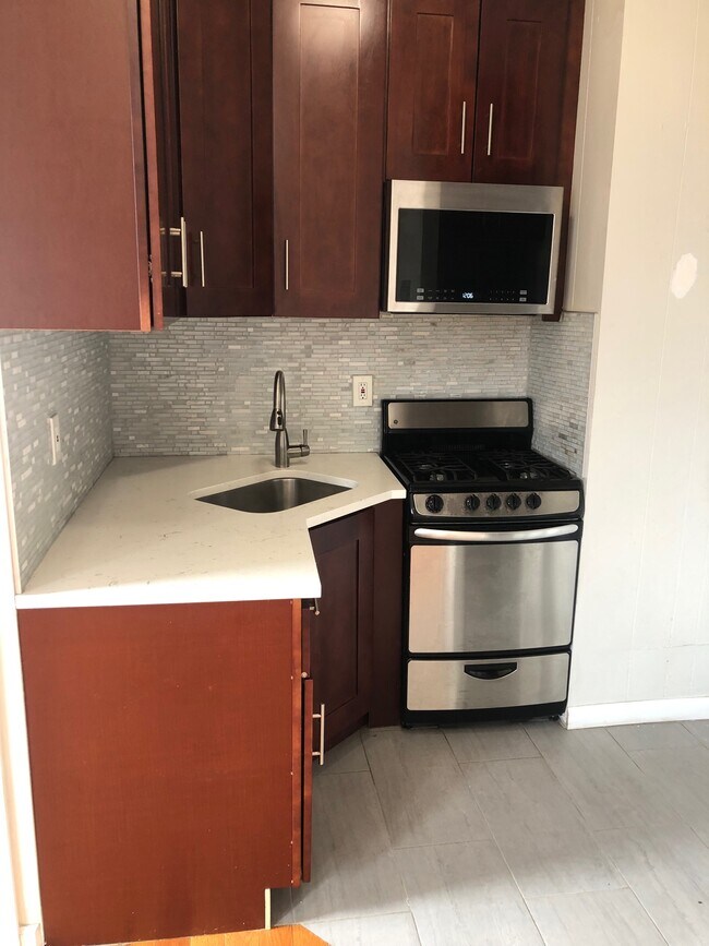 Foto del edificio - 91 Graham Ave