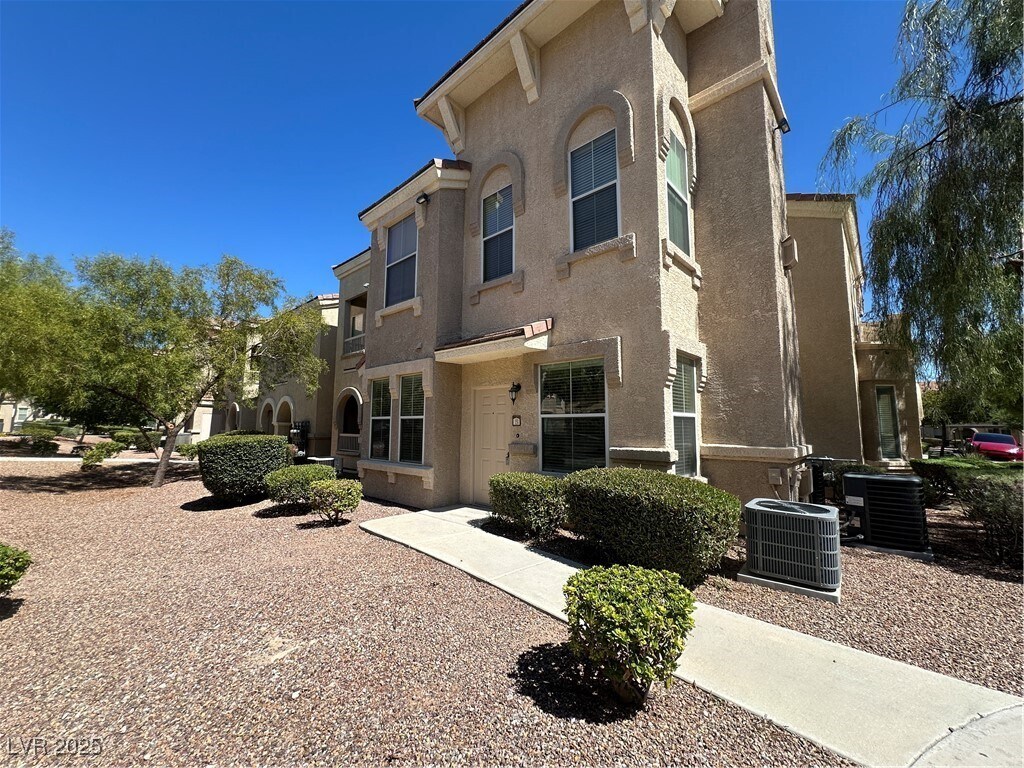 Foto principal - 10550 W Alexander Rd