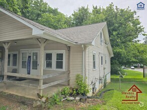 Building Photo - 1364 Crescent Dr
