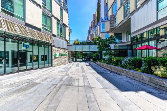 Foto del edificio - 601 W Rosemary St