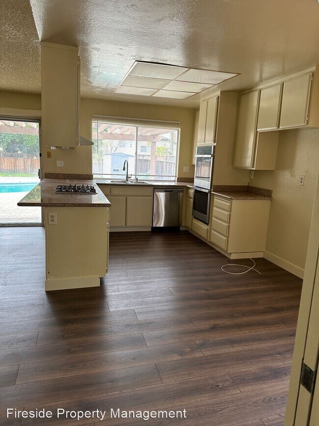 Building Photo - 3 br, 2 bath House - 1685 Four Oaks Rd