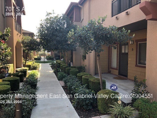 Building Photo - 707 S Azusa Ave