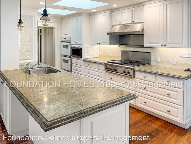 Building Photo - 4 br, 3.5 bath House - 55 Paseo Mirasol