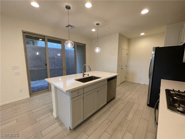 Foto del edificio - 11751 Emerald Lk Ave