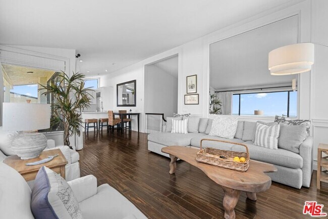 Foto del edificio - 29700 Zuma Bay Way