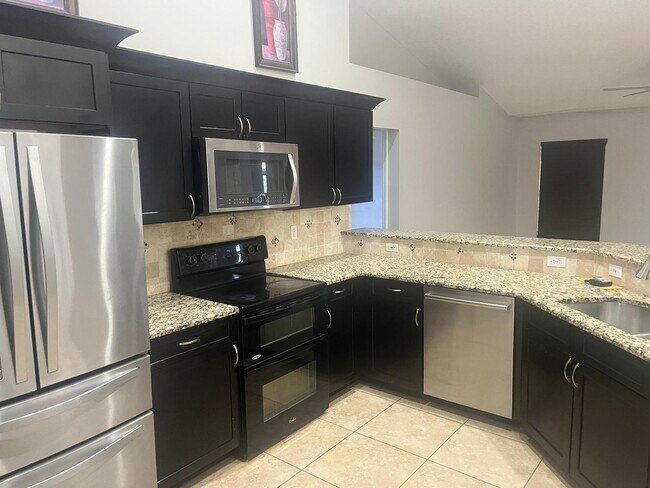 Foto del edificio - 330 SW Log Dr