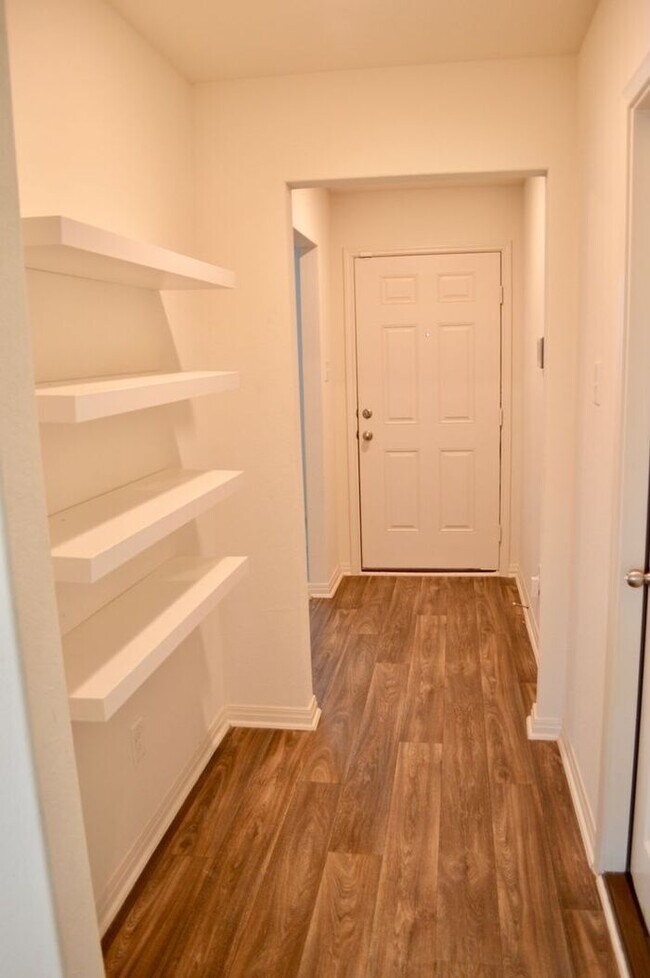 Building Photo - Beautiful 3 bed 2 bath home in Luckey Ranch