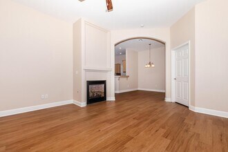 Building Photo - 625 Jasmine Parke Dr