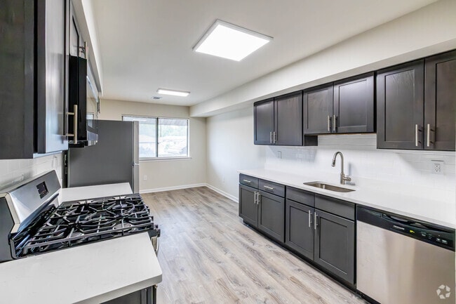 2BR, 2BA - 1,248SF - Kitchen - Rivendell at Edison
