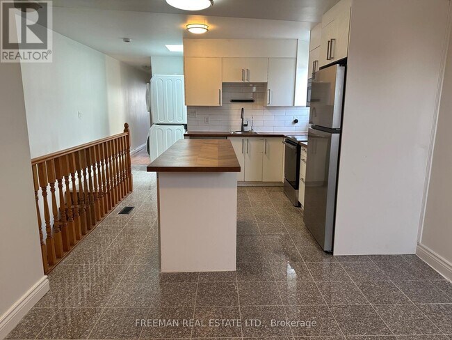 Photo du bâtiment - 1022 Gerrard St E