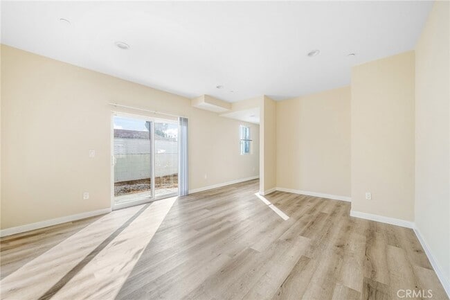 Foto del edificio - 1002 E 33rd St