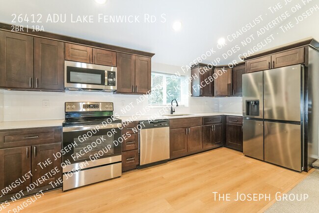 Foto del edificio - 26412 Lake Fenwick Rd S