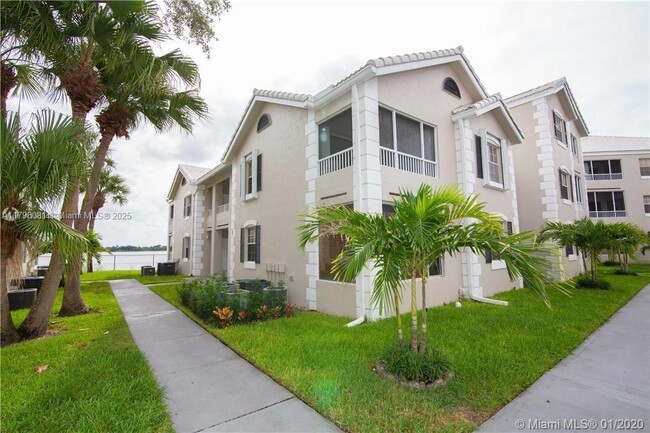 Foto del edificio - 2810 N Oakland Forest Dr