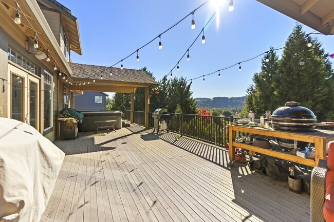 Building Photo - Beautiful, 5-Bedroom, Spacious, Damascus Home with Incredible Views