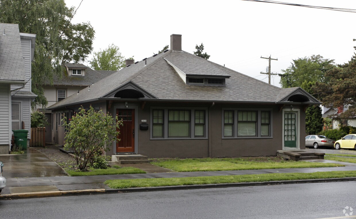 Primary Photo - 3802-3808 SE Stark St