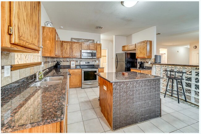 Building Photo - 10330 Lion Hunt