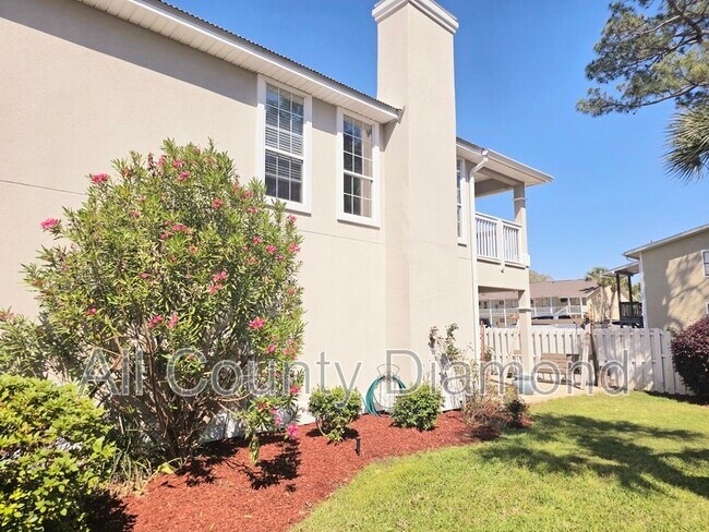Building Photo - 7009 N Lagoon Dr