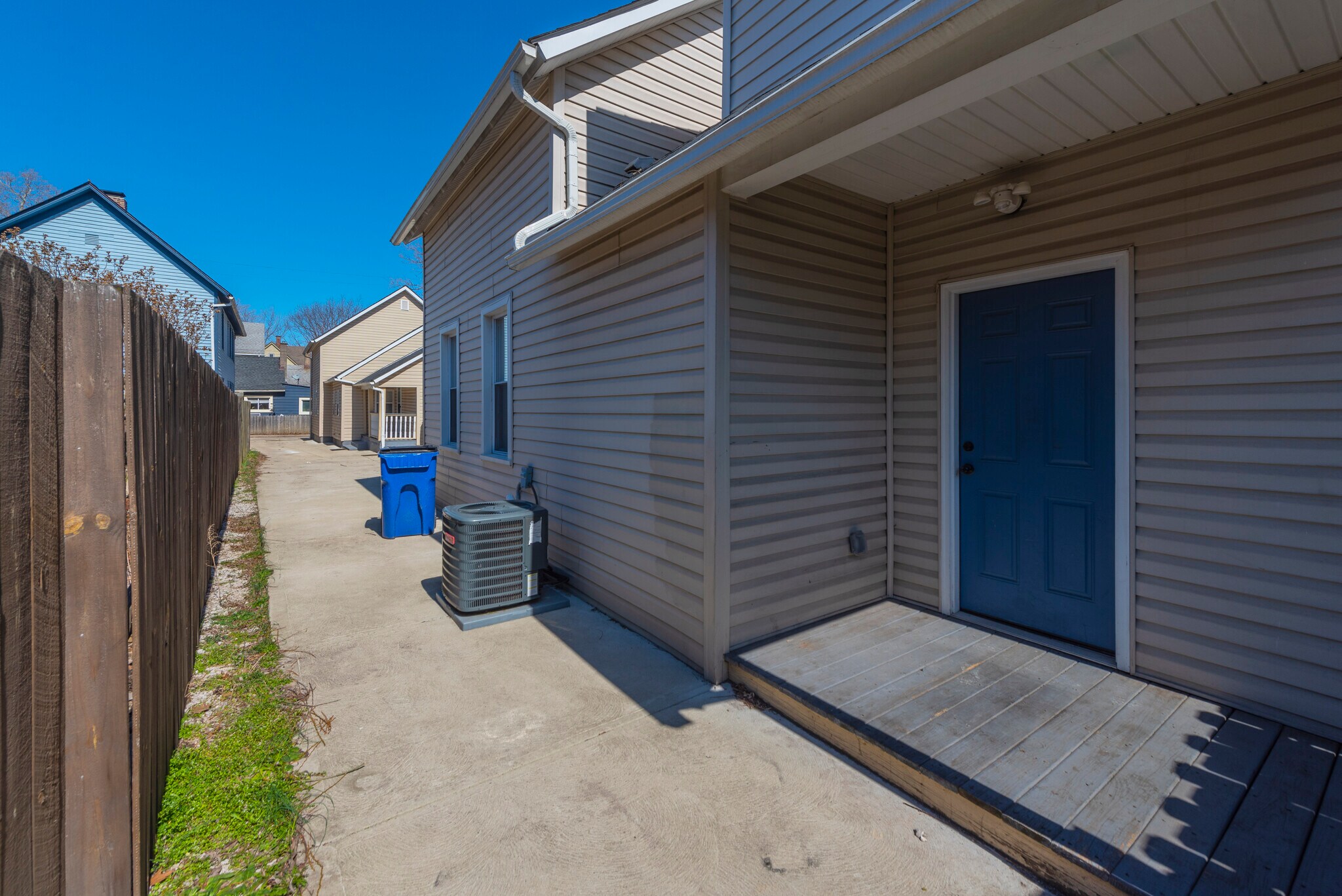 3117 Hancock Ave Cleveland, OH 44113 – photo 4
