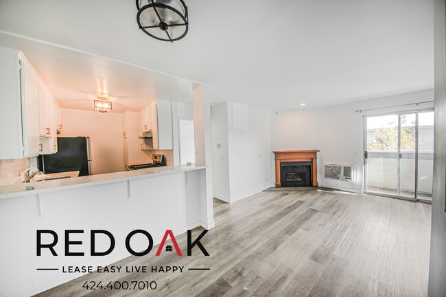 Building Photo - Lovely Two Bedroom with Spacious Rooms, St...