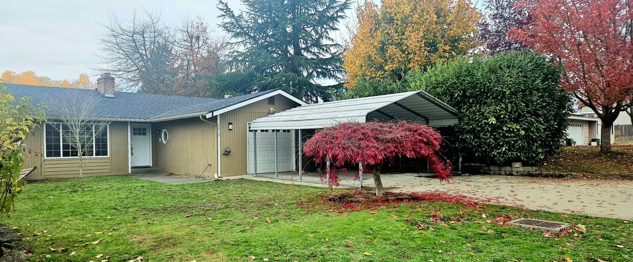 Foto del edificio - Beautiful 5- bedroom home near TCC