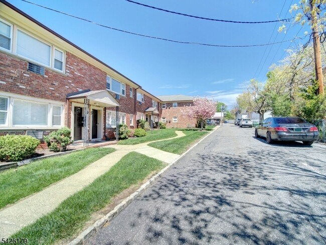 Foto del edificio - 365 Bloomfield Ave