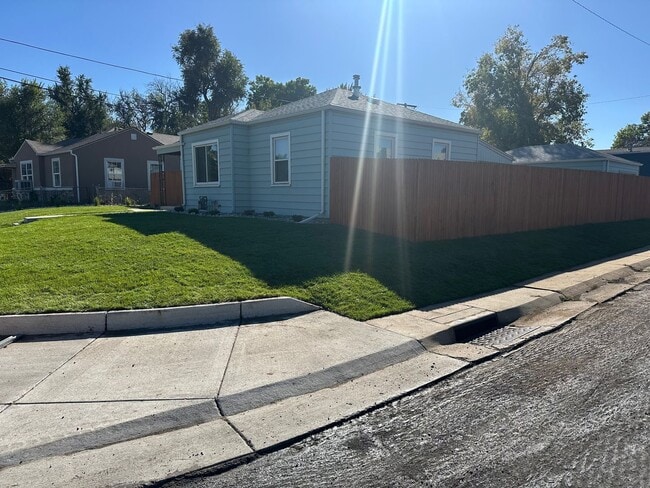 Building Photo - Sunnyside Charmer with Garage & Private Yard