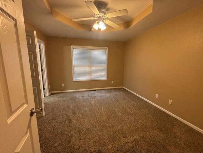 Foto del edificio - Beautiful 3 Bed • 3 Bath Split-Level Home — Lake Ozark, MO