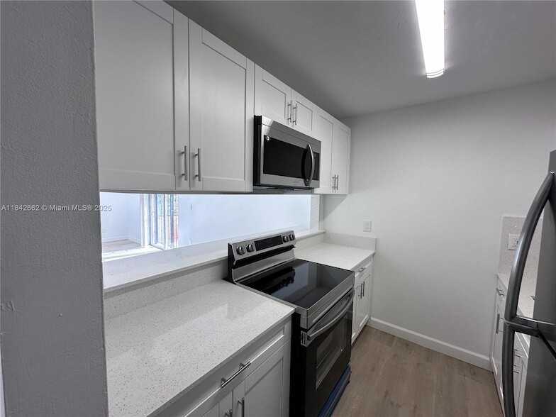 Photo - 6090 W Flagler St