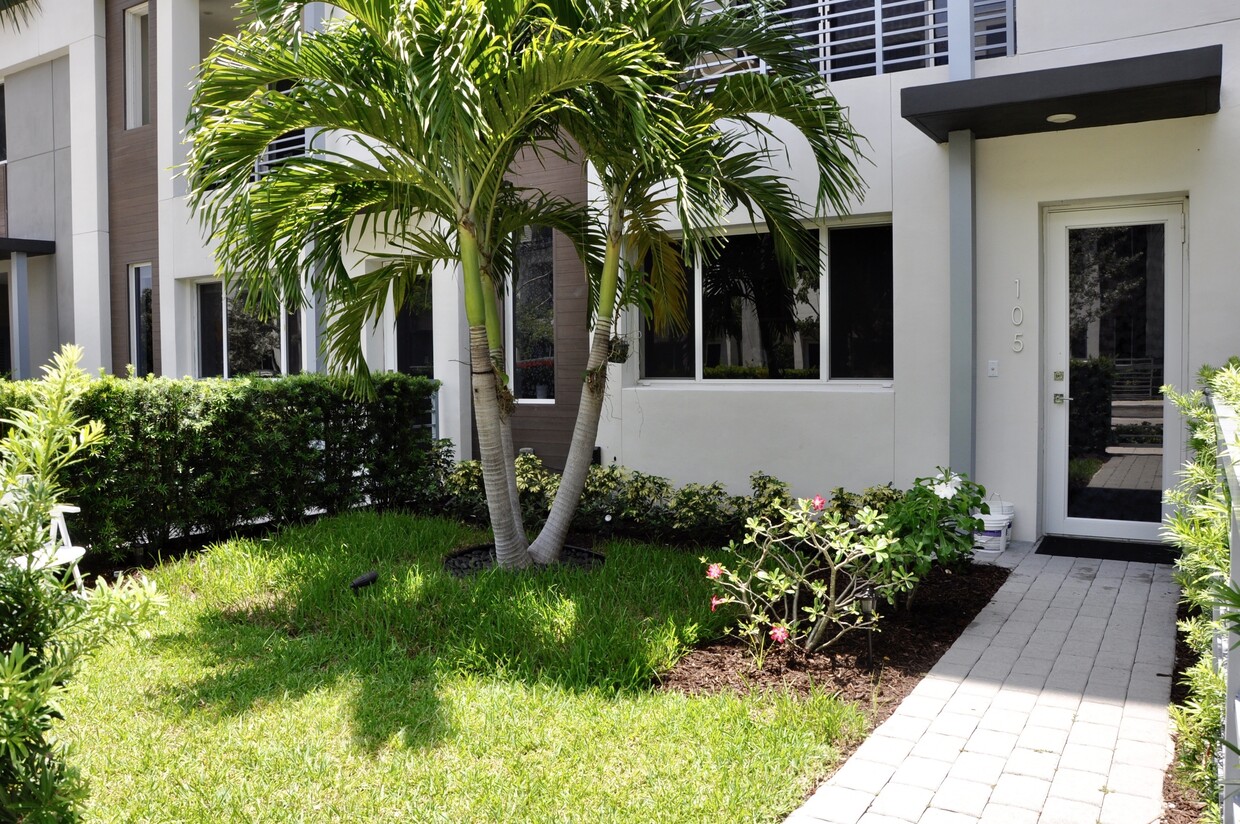 Foto principal - 1045 NE 18th Ave