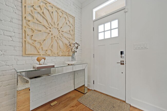 Foto del edificio - 1138 Neal St NE