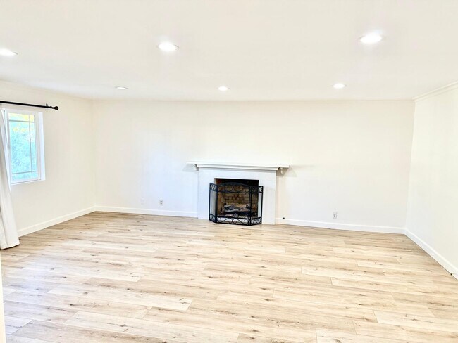 Foto del edificio - 2121 Mignon Way
