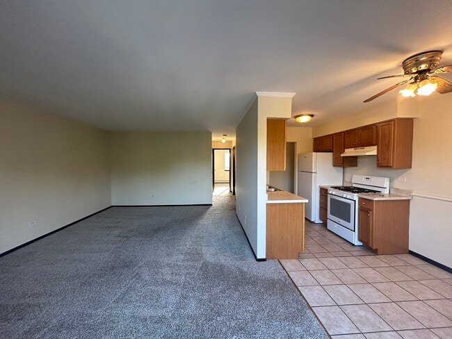 Building Photo - 1077 Dickens Way