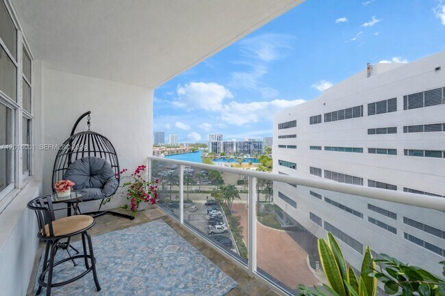 Building Photo - 3725 S Ocean Dr