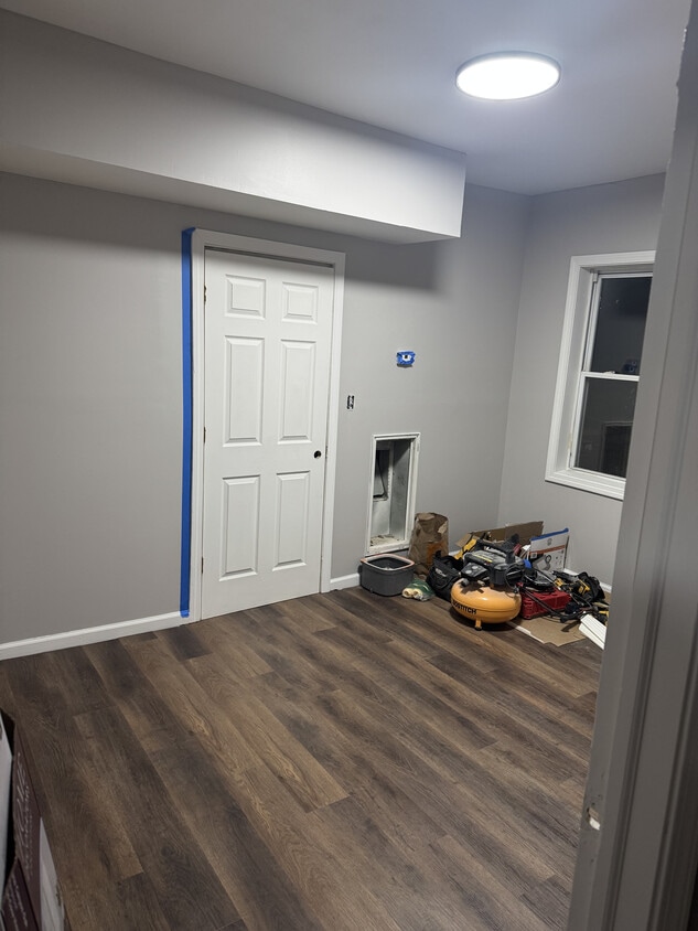 Building Photo - 995 Campbell Ave