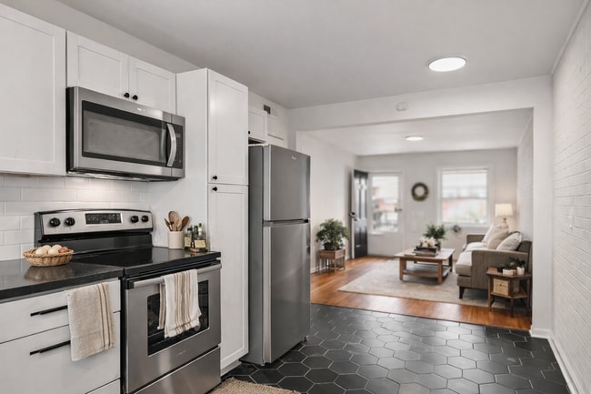 Building Photo - 1640 W Northwest Blvd