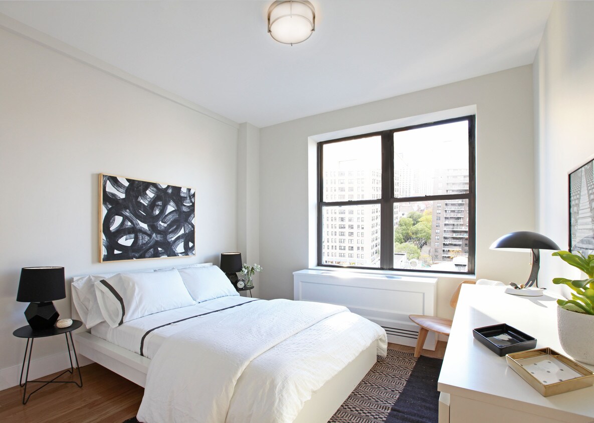 Foto principal - 212 W 91st St