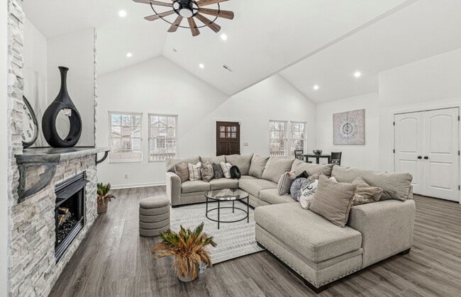 (SECTION8 WELCOME) Three Bedroom Home Located on the Eastside near 30th and Emerson Ave - (SECTION8 WELCOME) Three Bedroom Home Located on the Eastside near 30th and Emerson Ave