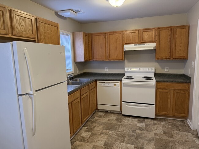 Building Photo - 122 Short St