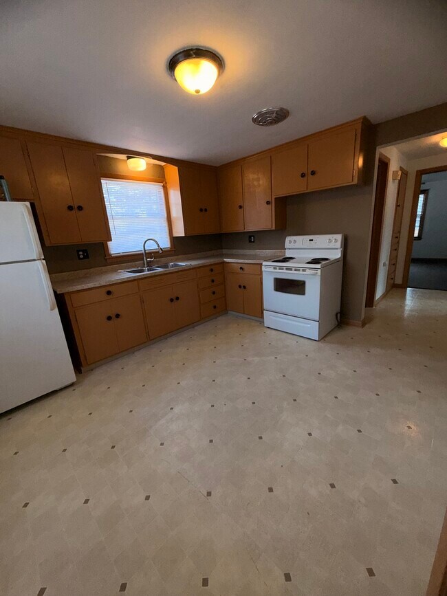 Foto del edificio - 741 Appleton Rd